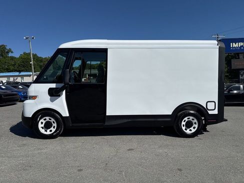 Used 2024 Chevrolet Brightdrop 400 w/ Commercial Equipment Package AWD/4WD image 2