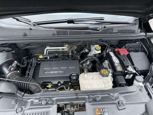 Used 2019 Chevrolet Trax LT w/ LT Convenience Package image 30