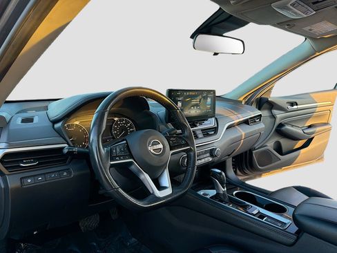 Used 2023 Nissan Altima 2.5 SL image 3