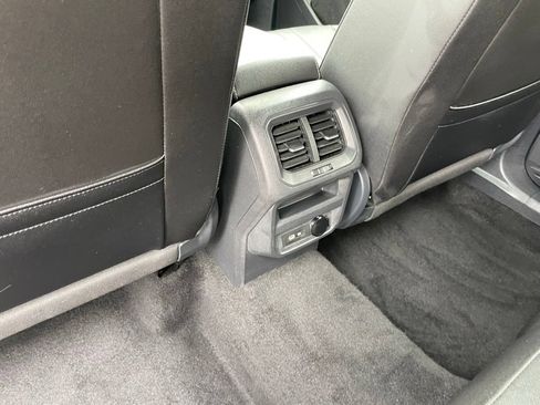Used 2023 Volkswagen Tiguan SE R-Line AWD/4WD image 8