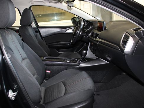 Used 2018 MAZDA MAZDA3 Sport w/ Preferred Equipment Package FWD image 27