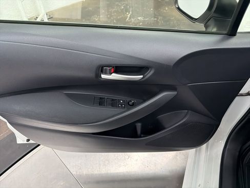 Used 2020 Toyota Corolla LE image 17