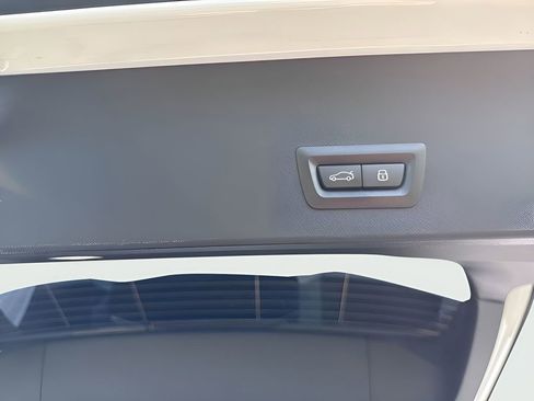 Used 2025 BMW X3 xDrive30i w/ Convenience Package image 19