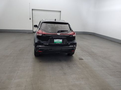 Used 2021 Nissan Kicks SV FWD image 6