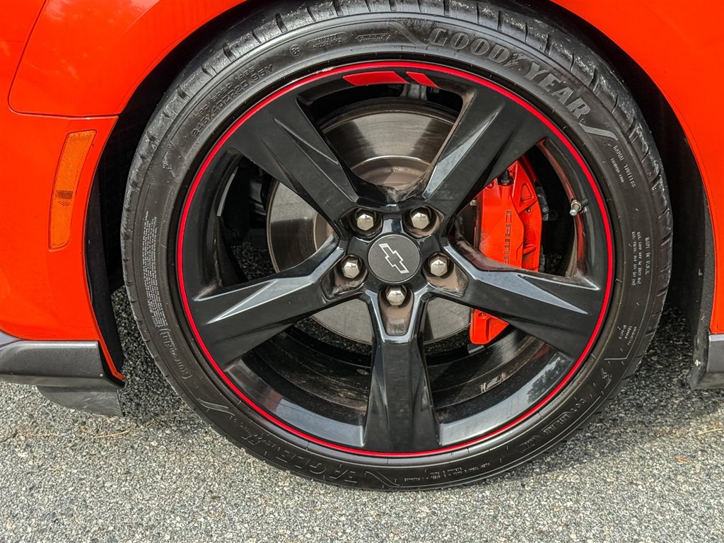 Used 2018 Chevrolet Camaro SS w/ Hot Wheels Edition RWD image 17