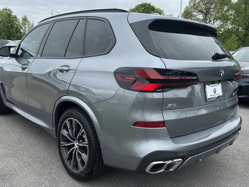 Used 2025 BMW X5 M60i image 8