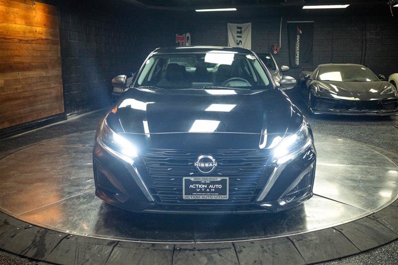 Used 2024 Nissan Altima 2.5 SV FWD image 4