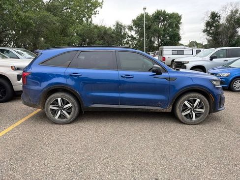 Used 2023 Kia Sorento S w/ Panoramic Sunroof Package FWD image 9