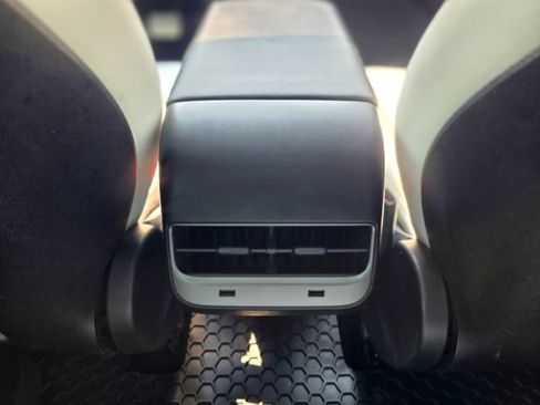 Used 2019 Tesla Model 3 RWD image 26