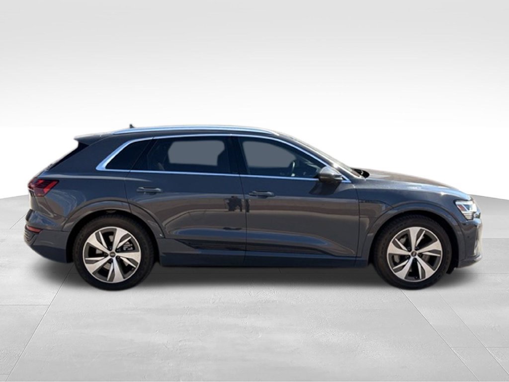 Used 2024 Audi Q8 e-tron Premium Plus w/ Premium Plus Package AWD/4WD image 6