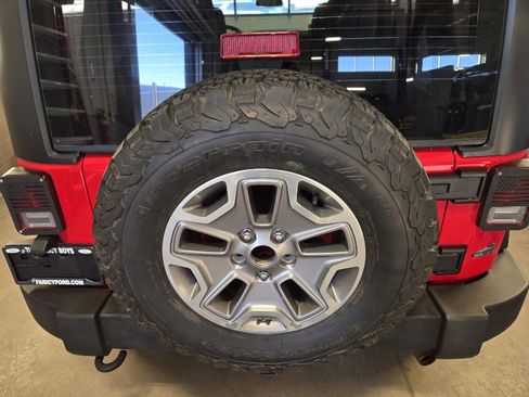 Used 2017 Jeep Wrangler Unlimited Sport w/ Connectivity Group image 40