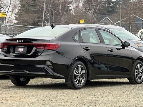 Used 2023 Kia Forte LXS image 5