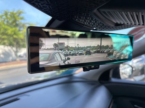 Used 2023 Nissan Ariya AWD image 32