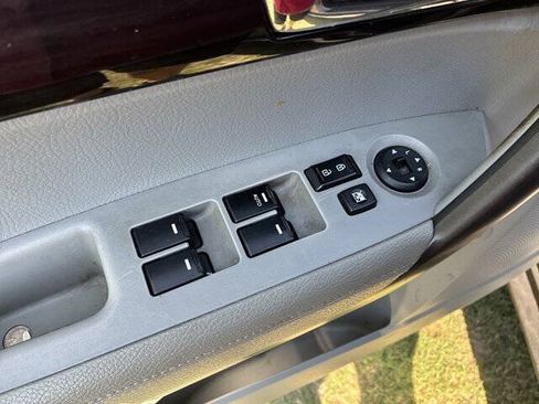 Used 2012 Kia Sorento LX w/ Convenience Pkg FWD image 13