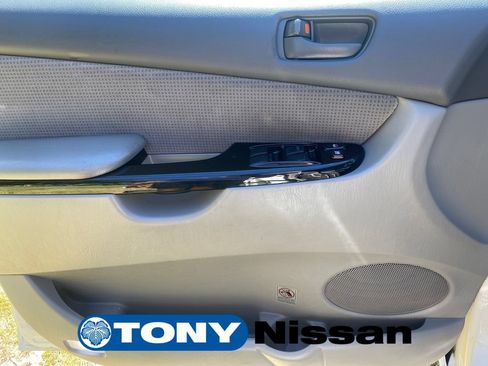 Used 2004 Toyota Sienna CE FWD image 31