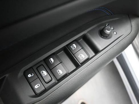 New 2026 Jeep Compass Latitude image 13