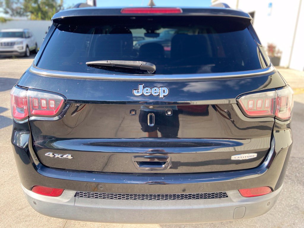 Used 2018 Jeep Compass Latitude w/ Popular Equipment Group AWD/4WD image 4