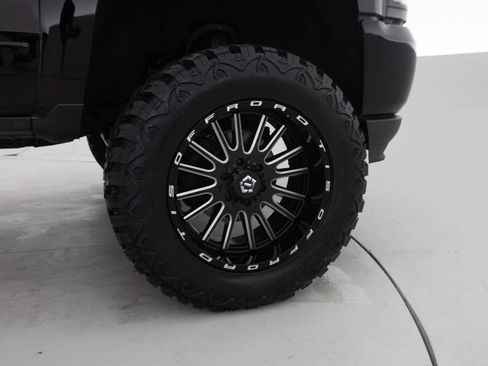 Used 2017 Chevrolet Silverado 1500 LTZ Z71 w/ Realtree Edition AWD/4WD image 19