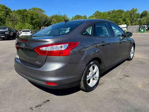 Used 2014 Ford Focus SE FWD image 5