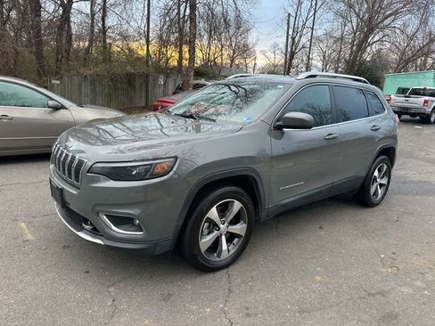 Used 2021 Jeep Cherokee Limited w/ Elite Package image 3