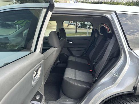 Used 2024 Nissan Rogue SV image 13