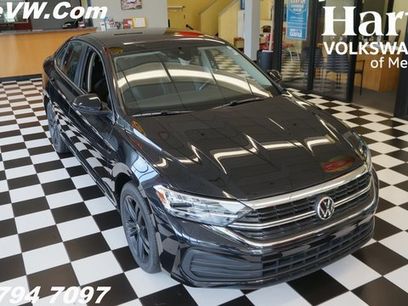 Certified 2022 Volkswagen Jetta SE w/ Panoramic Sunroof Package