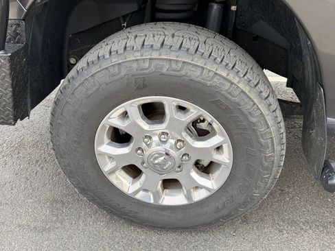 Used 2018 RAM 3500 SLT w/ Luxury Group image 45