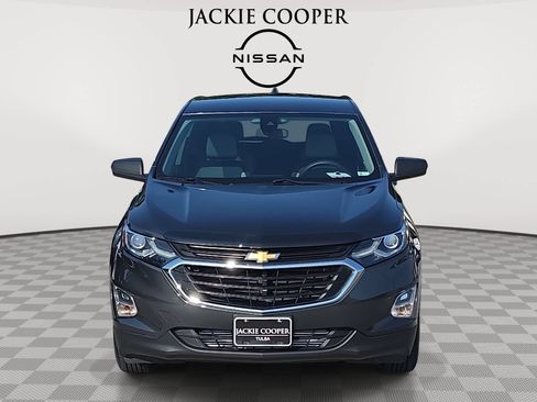 Used 2020 Chevrolet Equinox LS w/ LS Convenience Package FWD image 2