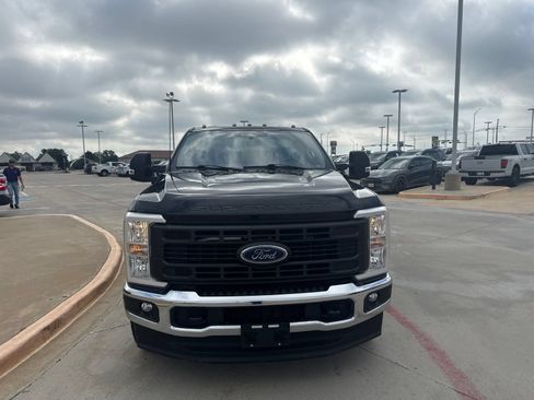 Used 2023 Ford F350 XL w/ FX4 Off-Road Package AWD/4WD image 2