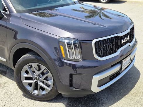 Used 2025 Kia Telluride LX FWD image 4