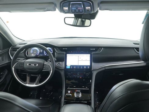 Used 2023 Jeep Grand Cherokee L Limited w/ Black Appearance Package image 14