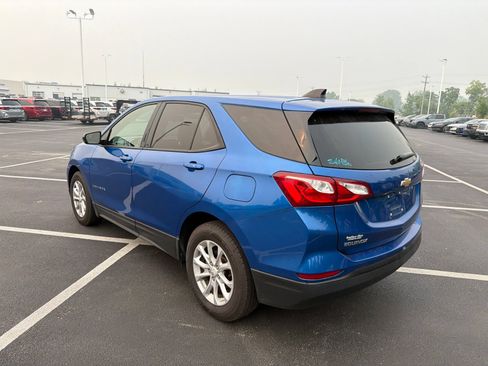 Used 2019 Chevrolet Equinox LS w/ LS Convenience Package FWD image 4