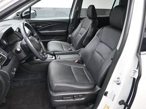 Certified 2022 Honda Pilot Touring image 17