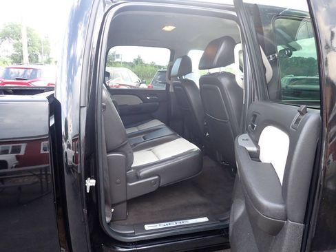 Used 2008 GMC Sierra 1500 SLT w/ All-Terrain Package AWD/4WD image 10