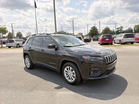 Used 2022 Jeep Cherokee Latitude Lux FWD image 1