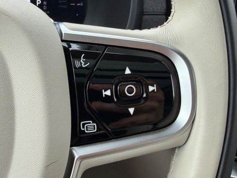 Used 2025 Volvo XC90 T8 Ultra AWD/4WD image 19