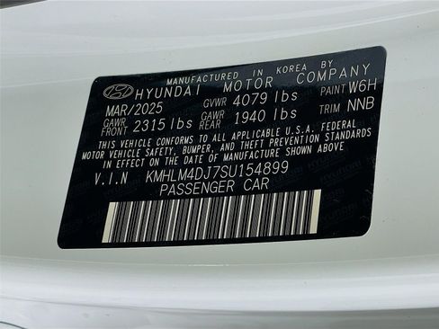 Used 2025 Hyundai Elantra Hybrid FWD image 25