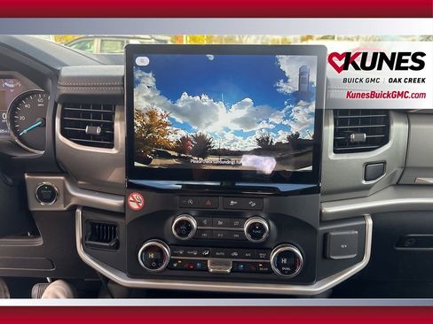 Used 2024 Ford Expedition Max XLT image 22