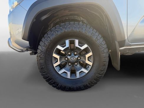Certified 2019 Toyota Tacoma TRD Off-Road image 14