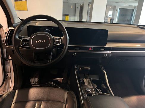 Used 2024 Kia Sorento S image 35
