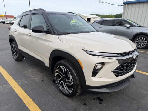 New 2026 Chevrolet TrailBlazer RS AWD/4WD image 2