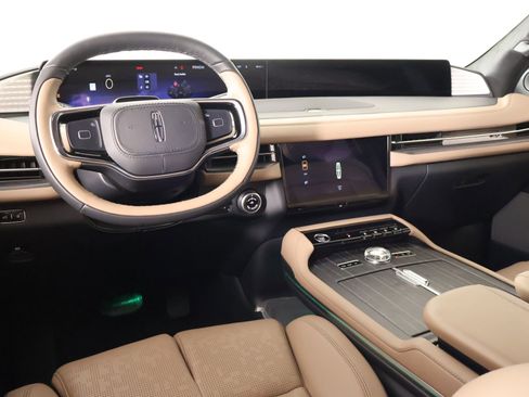 New 2026 Lincoln Navigator Black Label AWD/4WD image 2