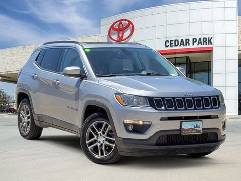 Used 2018 Jeep Compass Latitude w/ Popular Equipment Group FWD image 1