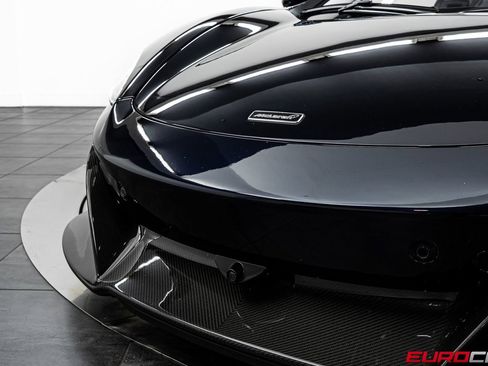 Used 2016 McLaren 675LT Spider image 14