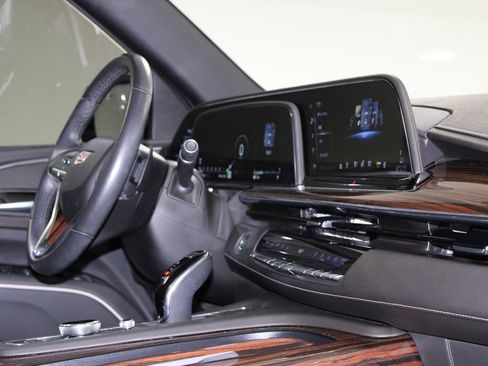 Used 2023 Cadillac Escalade Premium Luxury w/ LPO, Illumination Package RWD image 34
