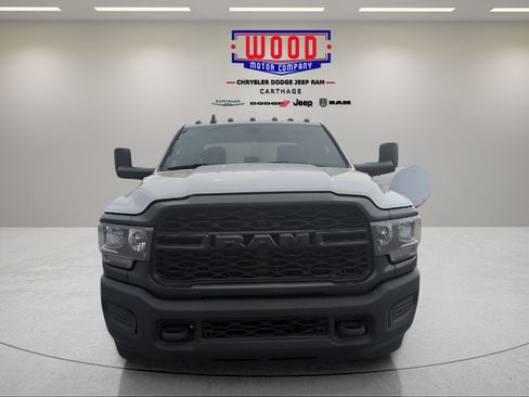 Used 2022 RAM 3500 Tradesman w/ Chrome Appearance Group AWD/4WD image 8