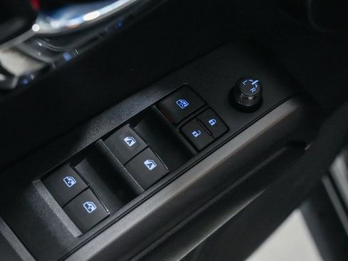 Used 2021 Toyota Tacoma TRD Off-Road AWD/4WD image 32