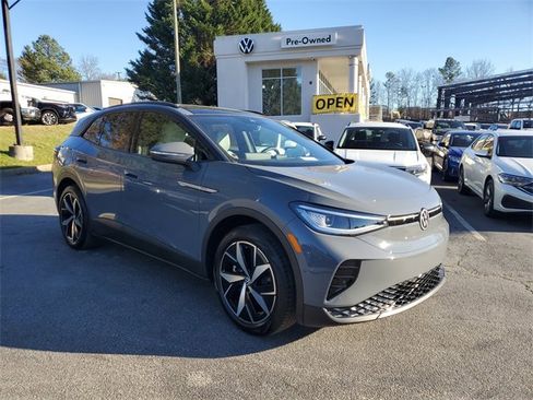 Certified 2025 Volkswagen ID.4 Pro S image 3