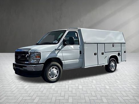 New 2026 Ford E-350 and Econoline 350 Super Duty w/ Power Equipment Group image 3