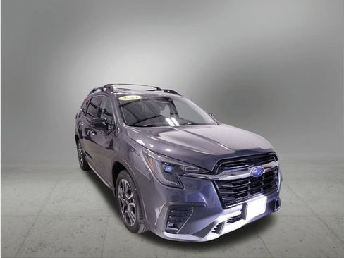 Used 2024 Subaru Ascent Touring image 10